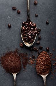 Café moulu et grain